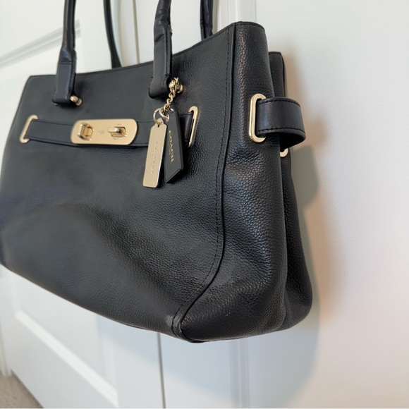 Coach Swagger Carryall - Picture 7 of 15